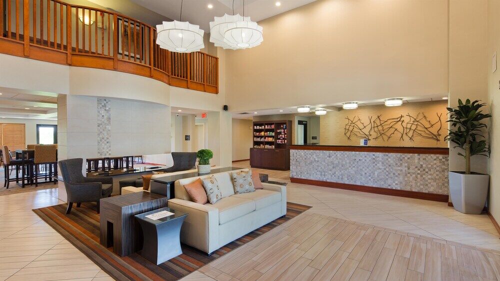 Holiday Inn Express & Suites Cedar Falls - Waterloo By Ihg Exterior photo